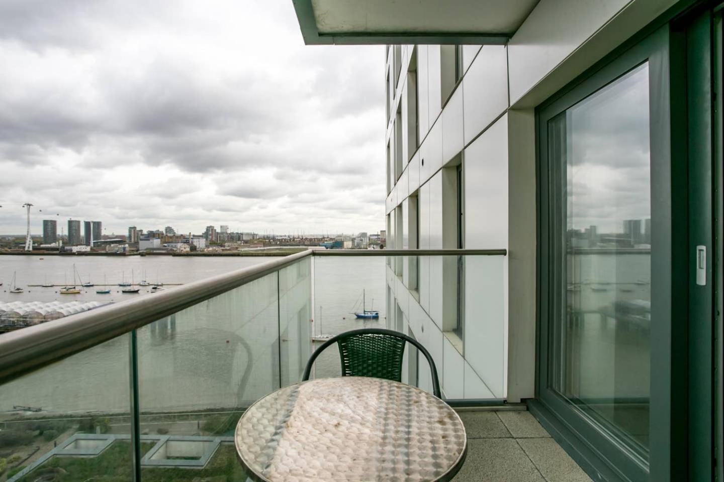 Guestready - Comfort By The Thames, W/ Balcony Londra Exterior foto