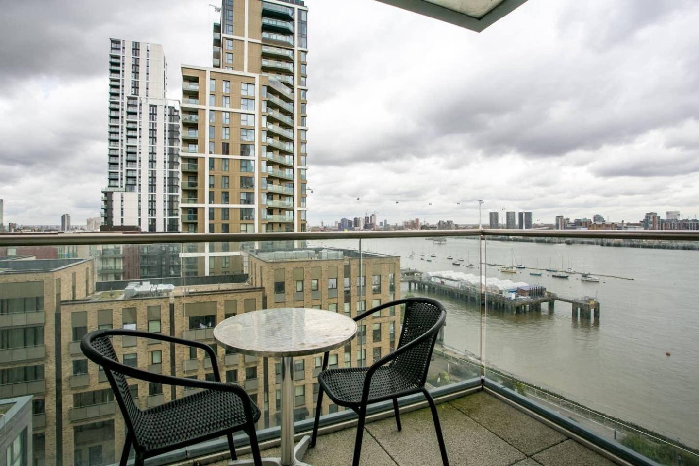 Guestready - Comfort By The Thames, W/ Balcony Londra Exterior foto