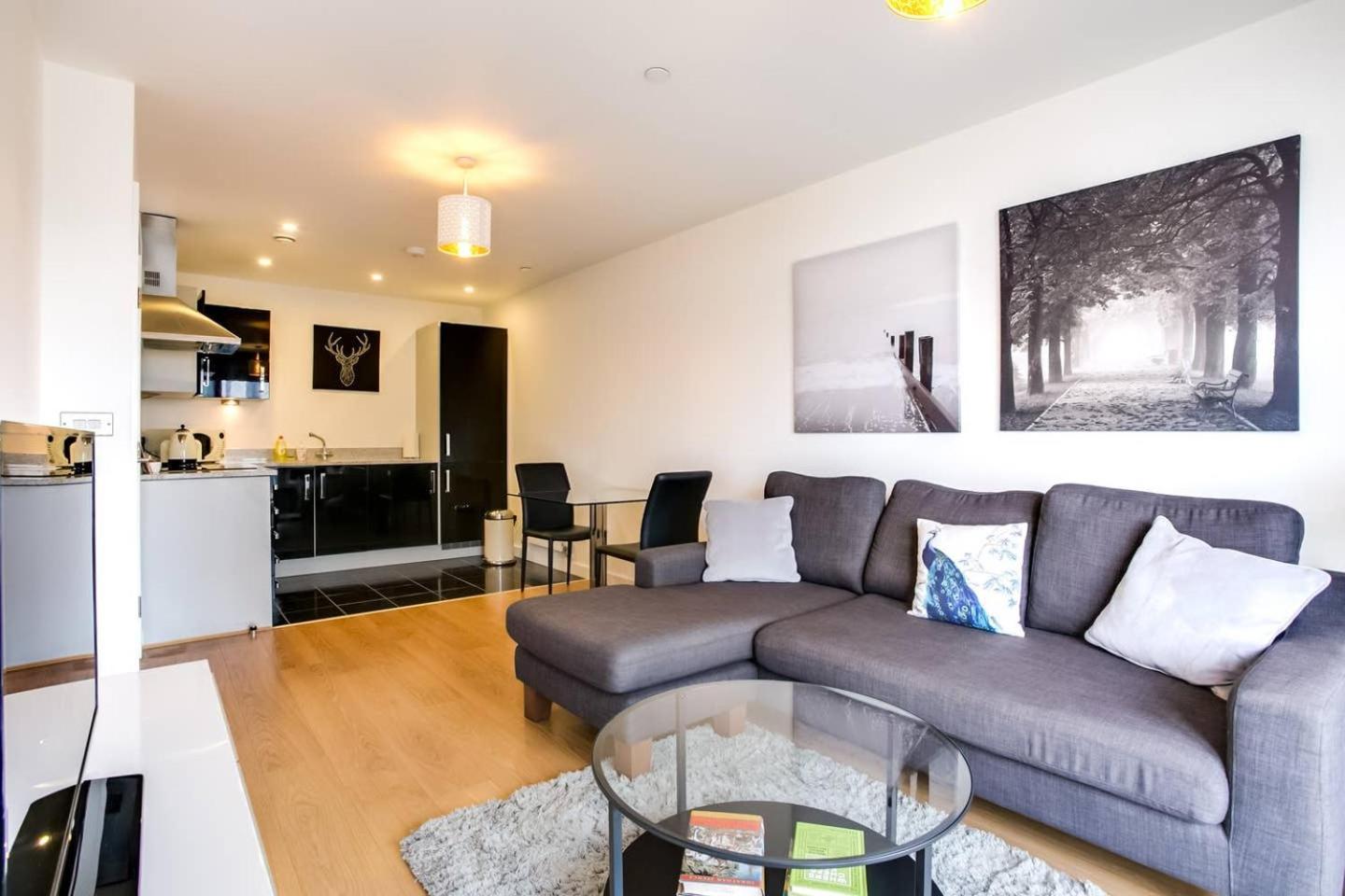 Guestready - Comfort By The Thames, W/ Balcony Londra Exterior foto